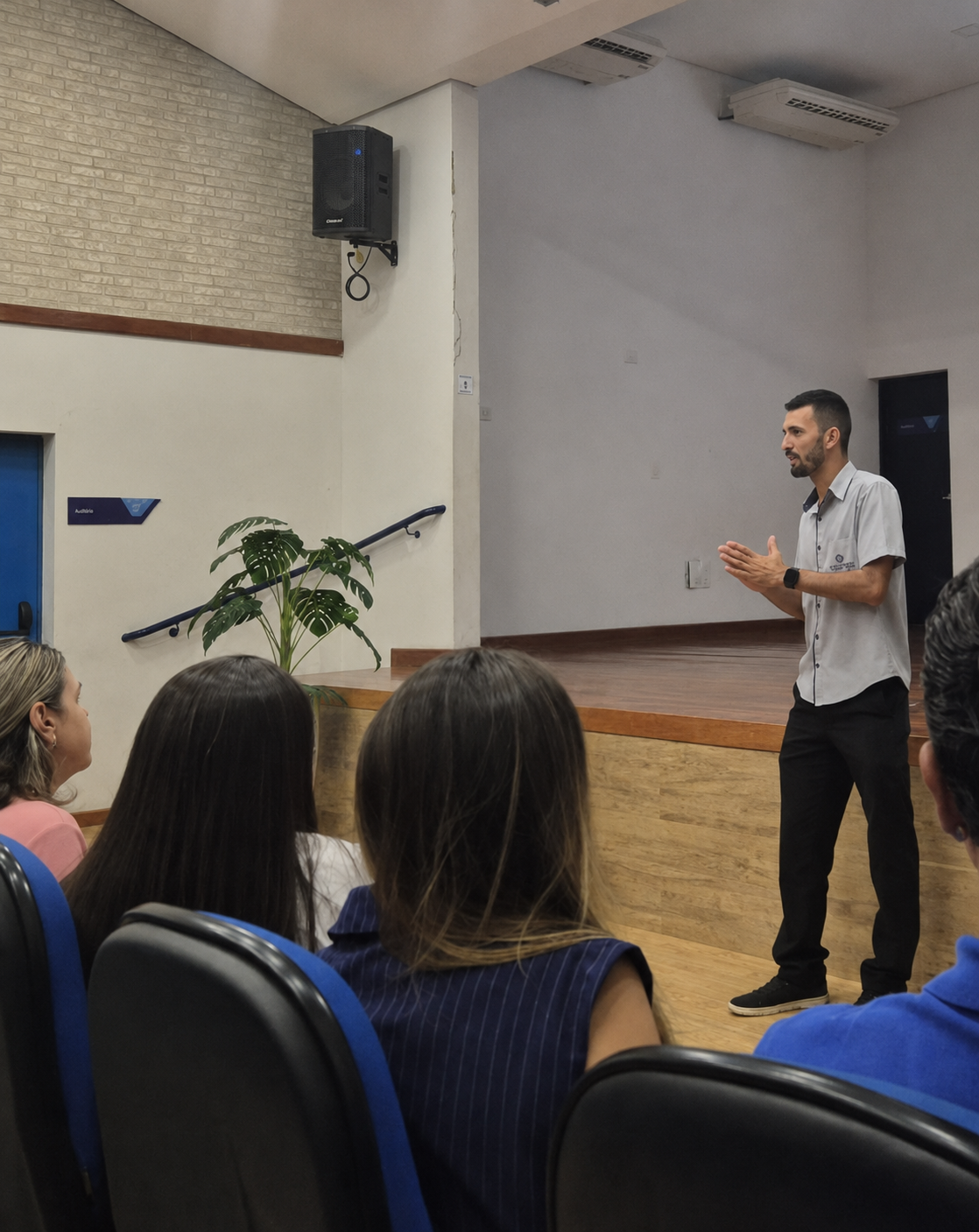 Marketing e gestão comercial conduzidos pela Cooper IA